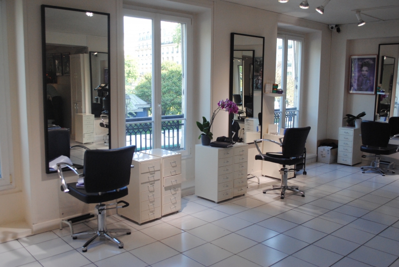 coiffure-GILETTE-min_floor-home-office-property-living-room-room-781228-pxhere.com